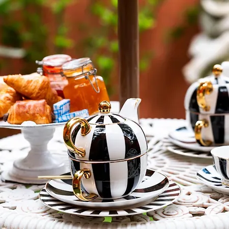 La Bravade Luxe Et Serenite Au Coeur De Spacieuses Avec Jardin Enchanteur Saint Tropez