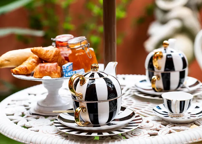 La Bravade Luxe Et Serenite Au Coeur De Spacieuses Avec Jardin Enchanteur Saint-Tropez